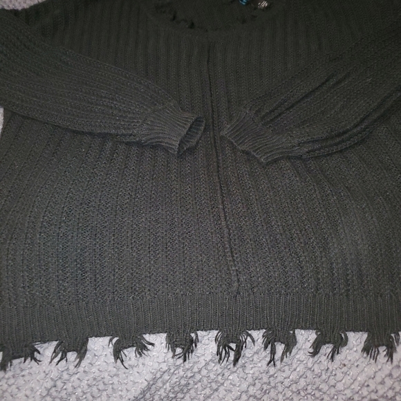 RUE 21 sweater - Picture 4 of 5